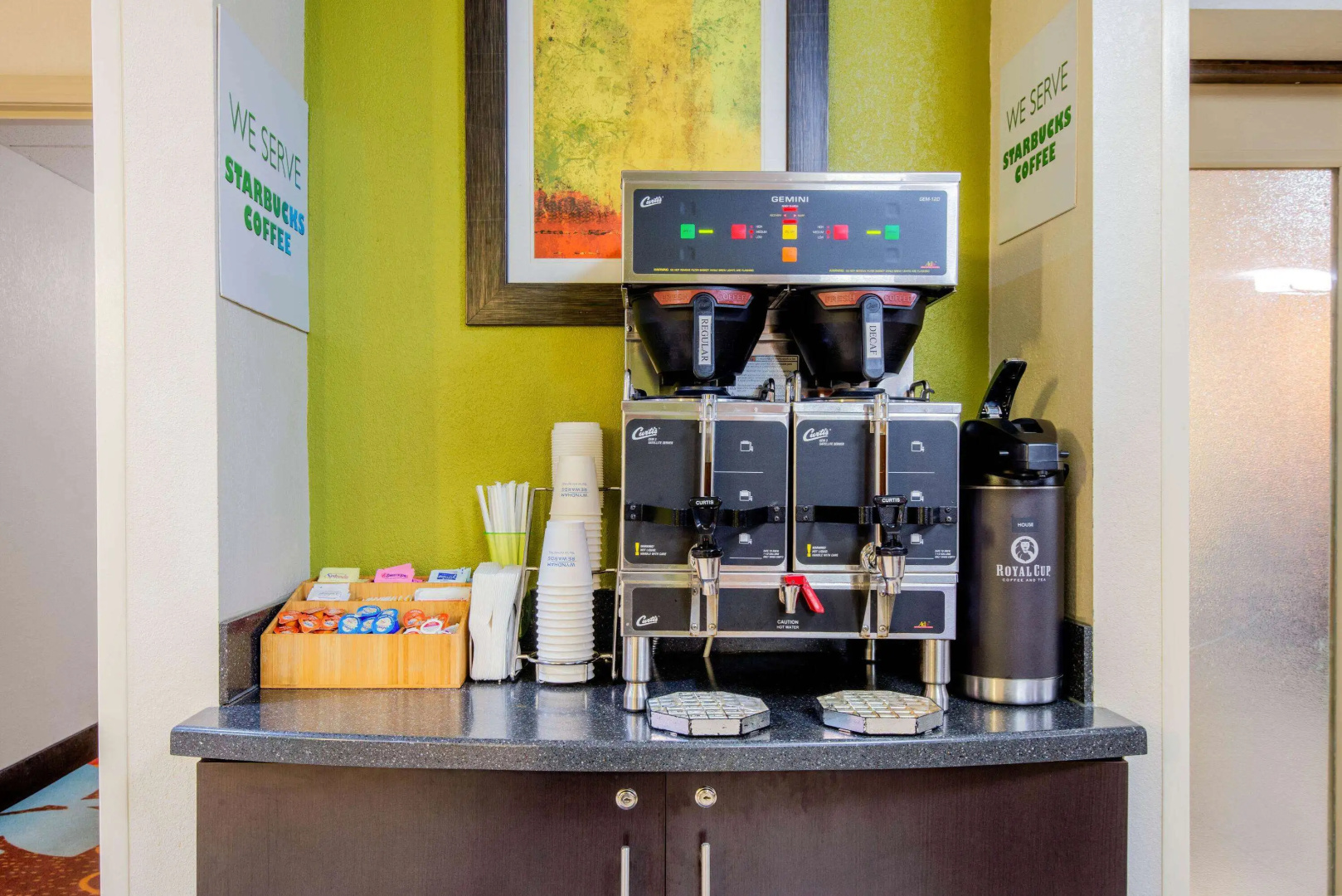 La Quinta Inn & Suites by Wyndham Elkview - Charleston NE