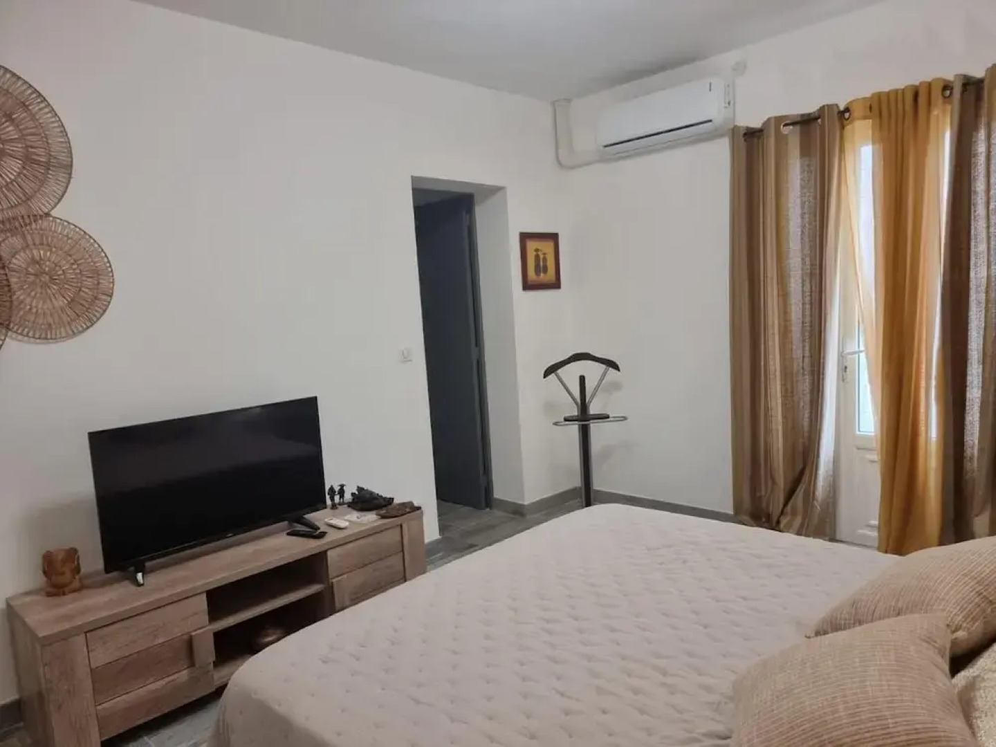 Charming Holiday House With Private Pool, Maillane