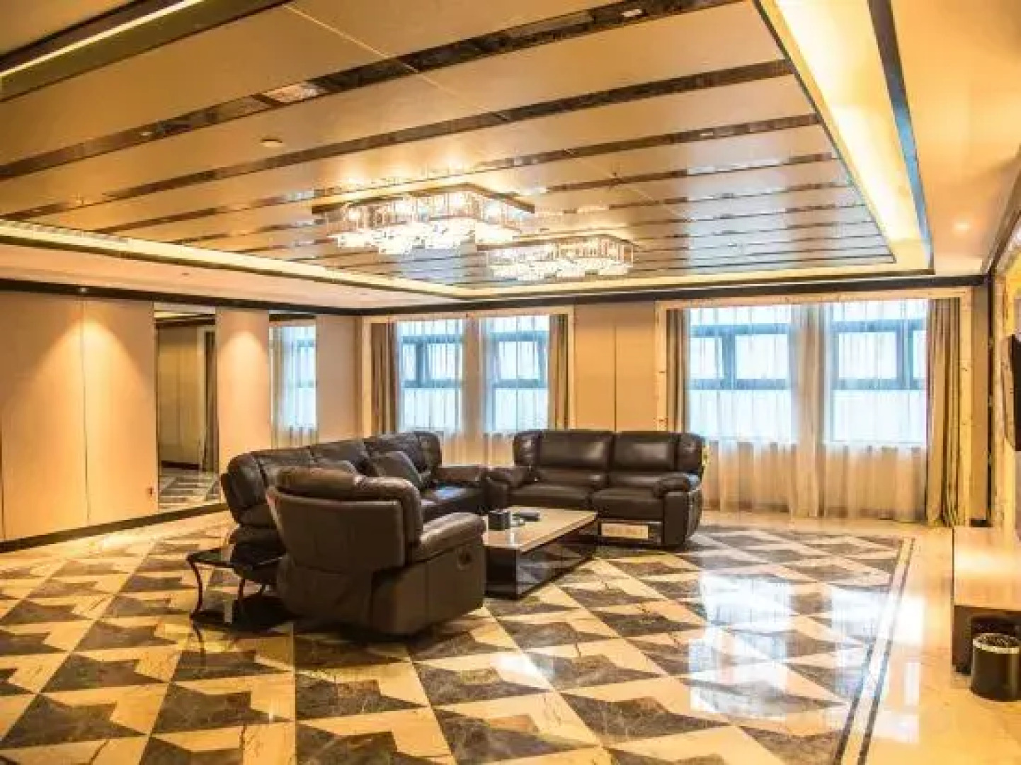 Hong Hu International Hotel