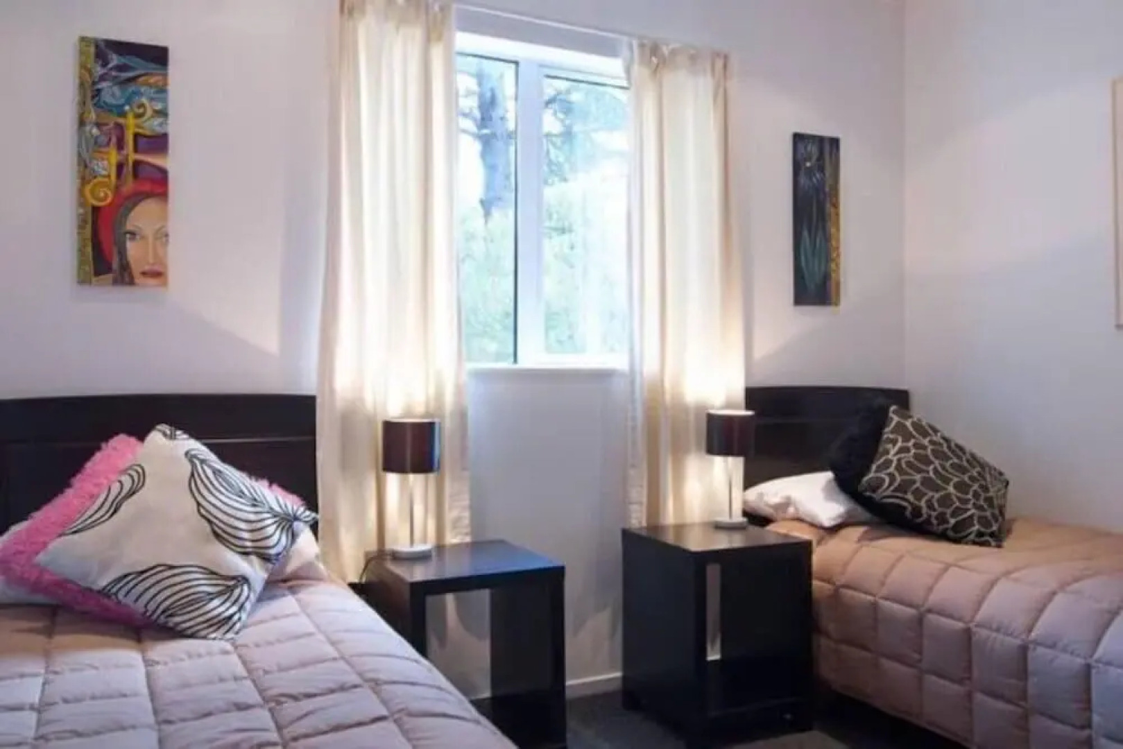 Christchurch City & Country Cottages - Nut Point Cottage