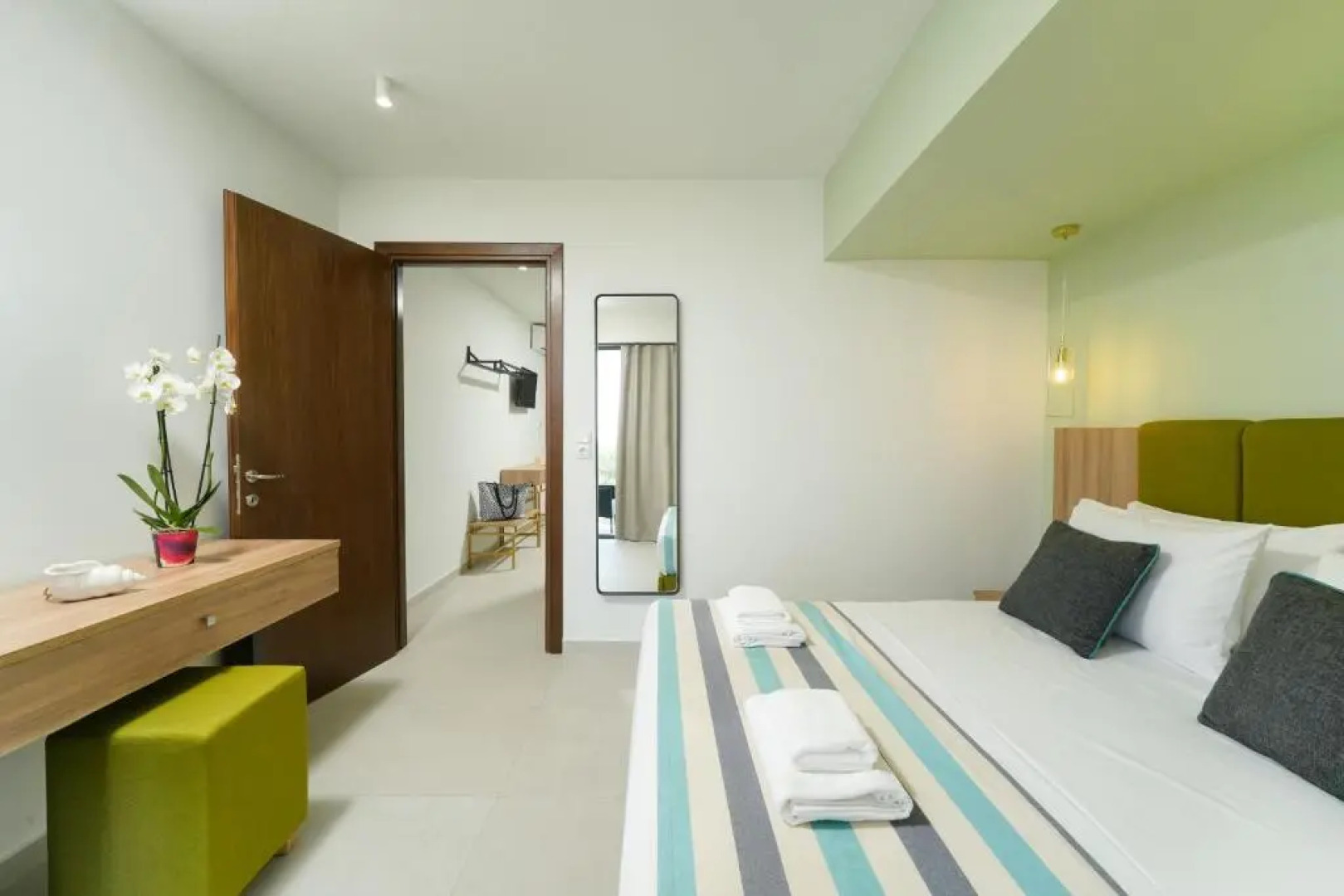 Miracle Suites by Klisma beach