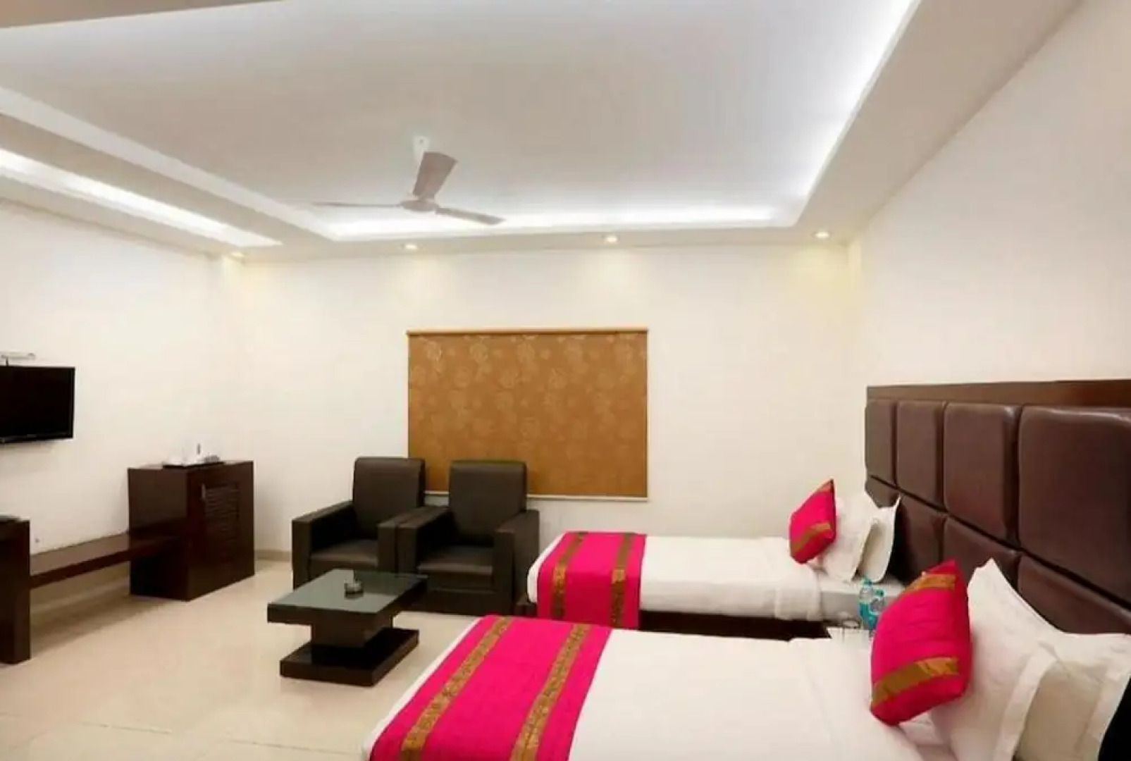 Hotel Anand Lok Inn Mahipalpur, IGI Delhi Airport