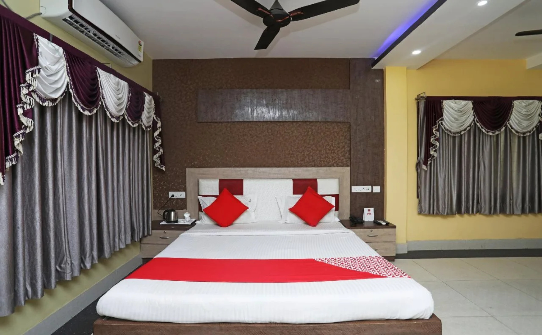 Hotel Tr Palace By OYO Rooms