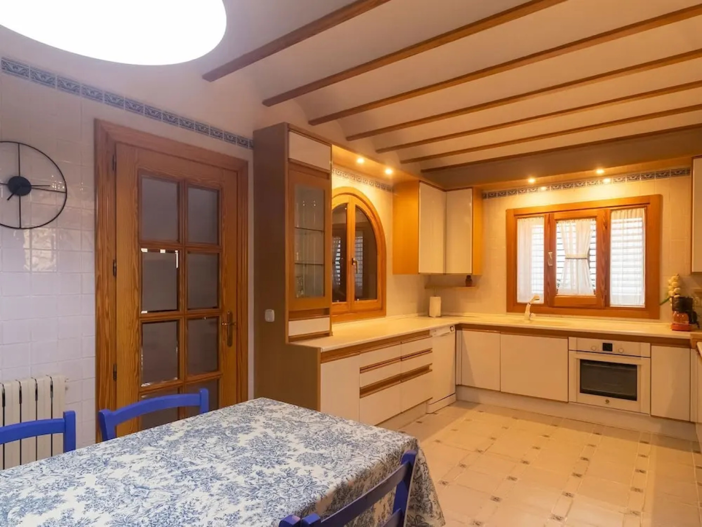 Fascinating Holiday Home in Villacañas With Swimming Pool