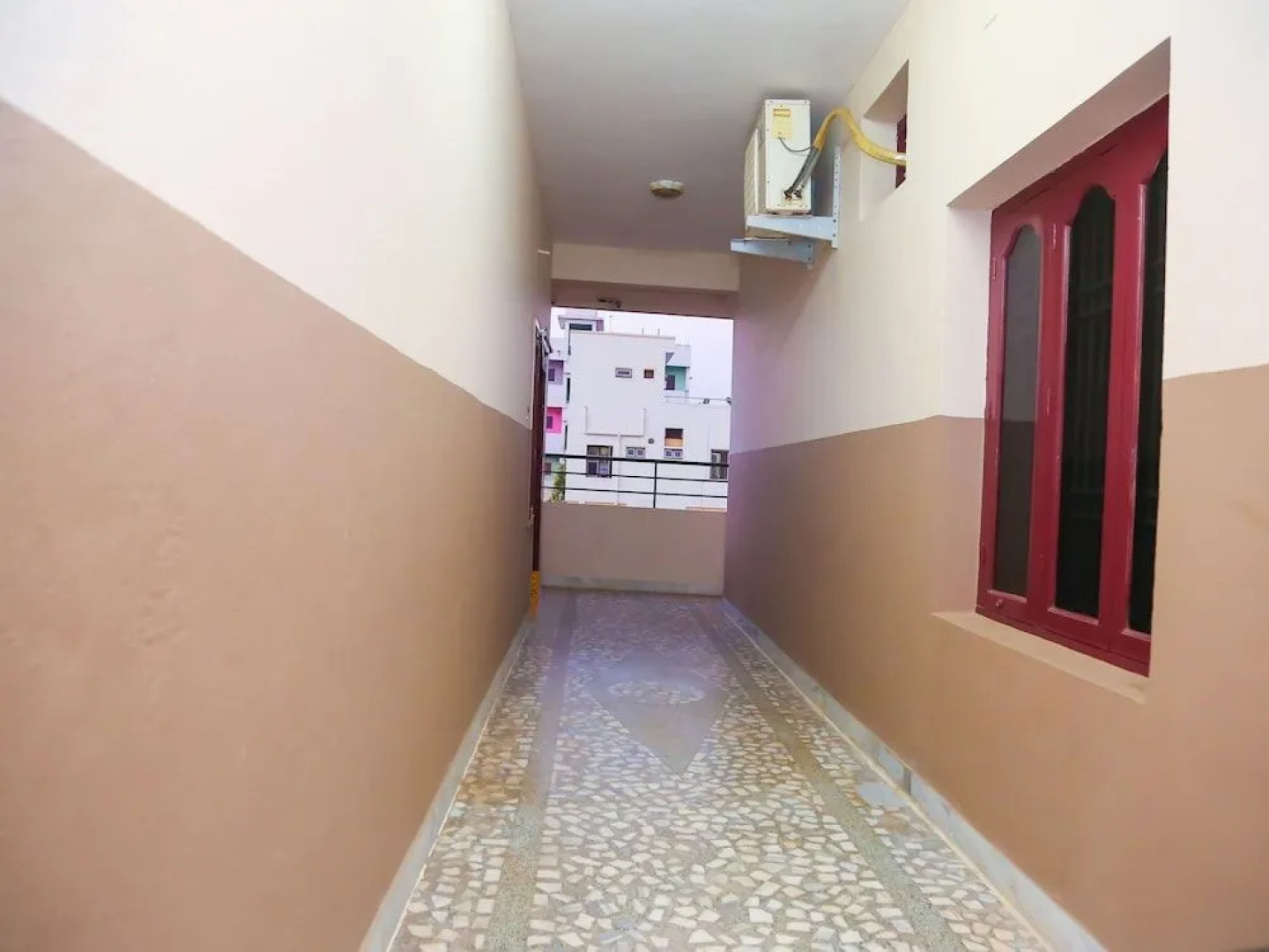 Capital O 7141 SS Guest House