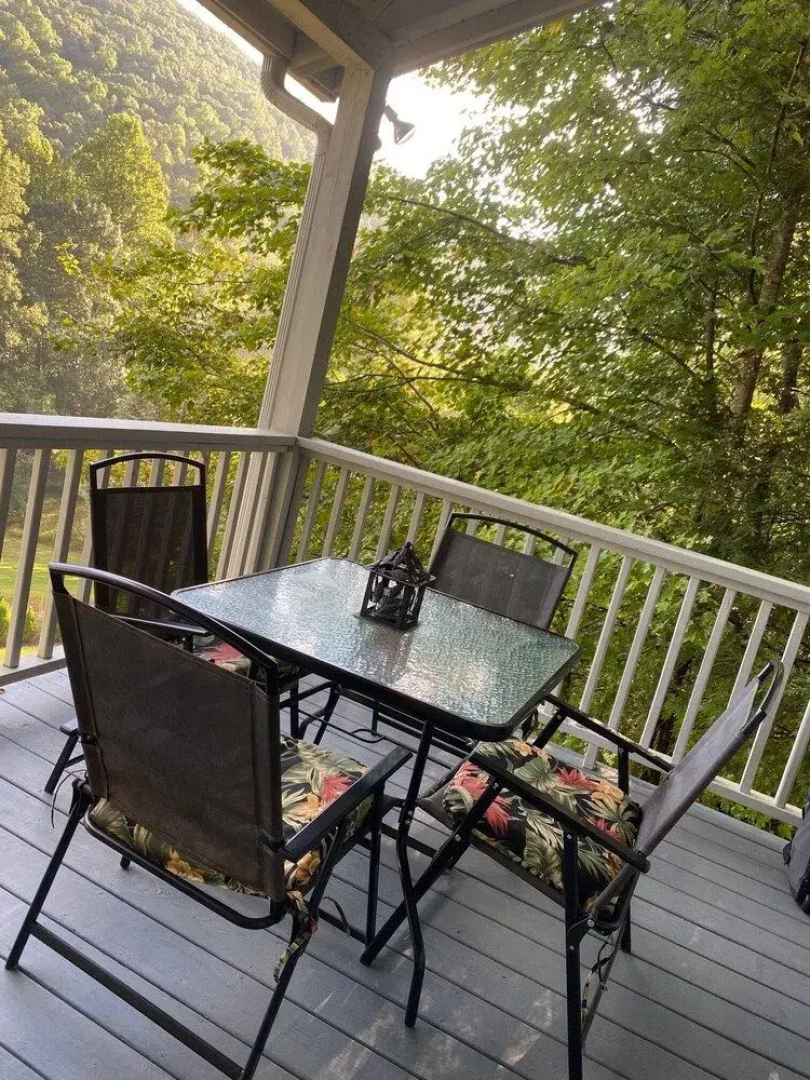 Southern Oak 2 Bedroom Cabin by Redawning