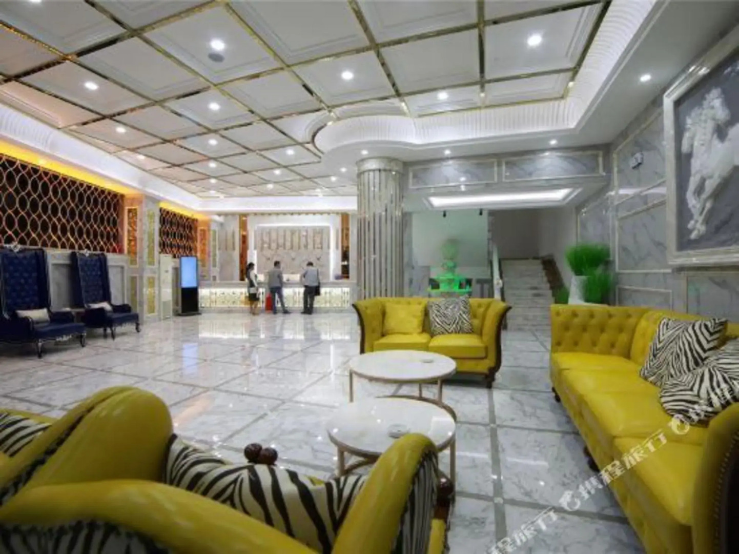 Huiqian Group Hotel (Shaotong Huandong)