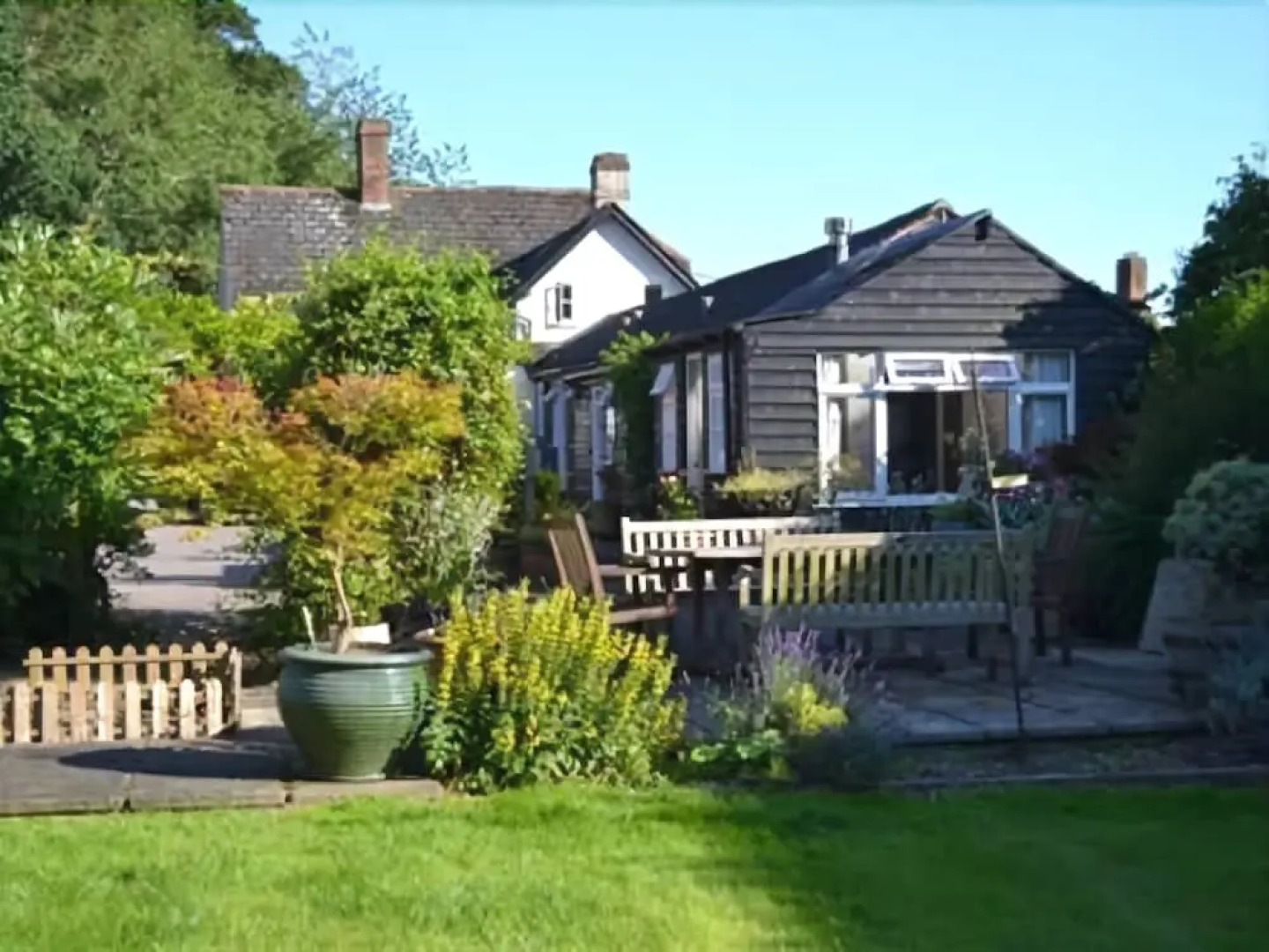 Wisteria Cottage B&B