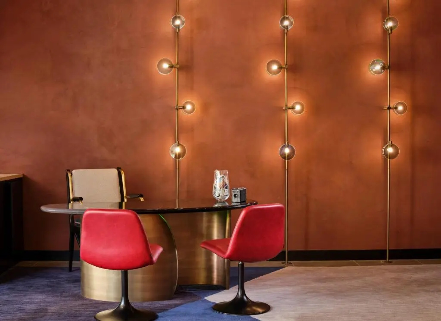 Montcalm East, Autograph Collection