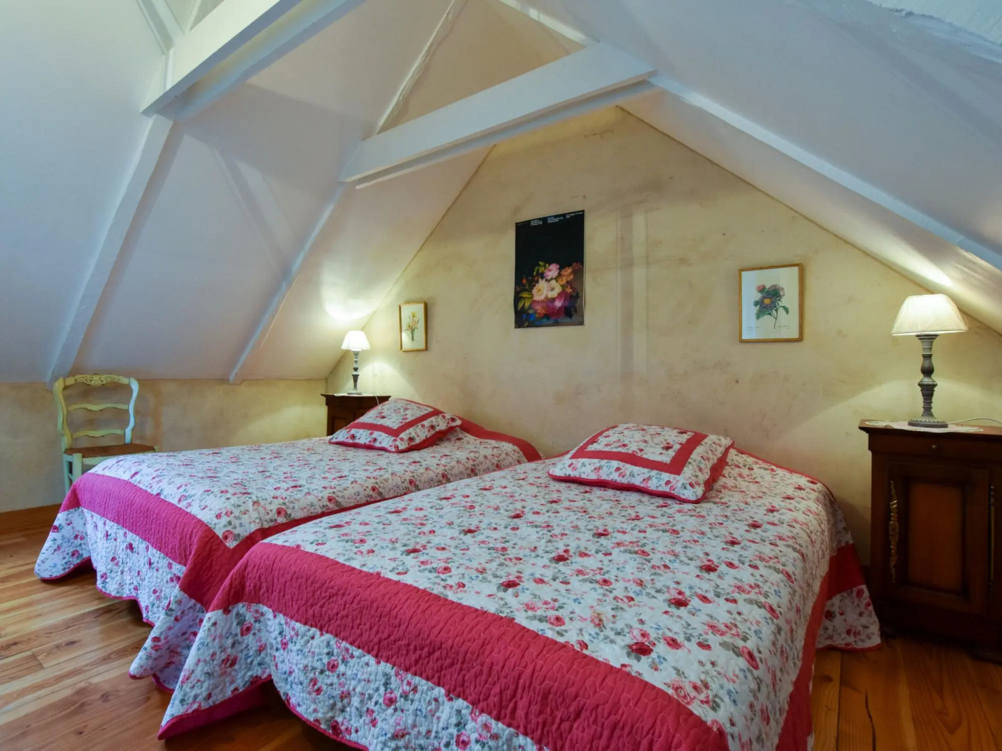 Cosy holiday home with terrace and garden near Quimperlé.