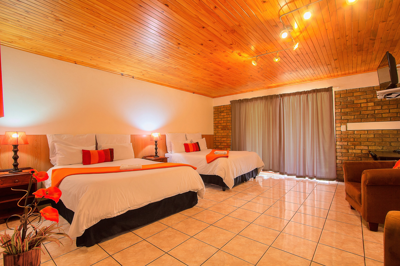 Airport Bird & Game Lodge