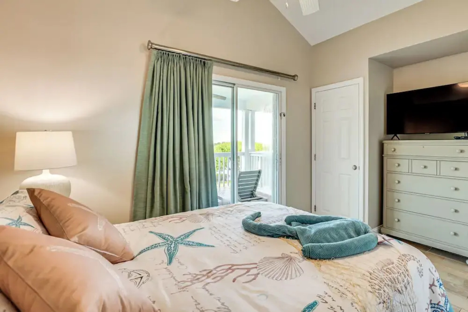 Oceanfront Duck Key Villa: 2 Marinas Steps Away!