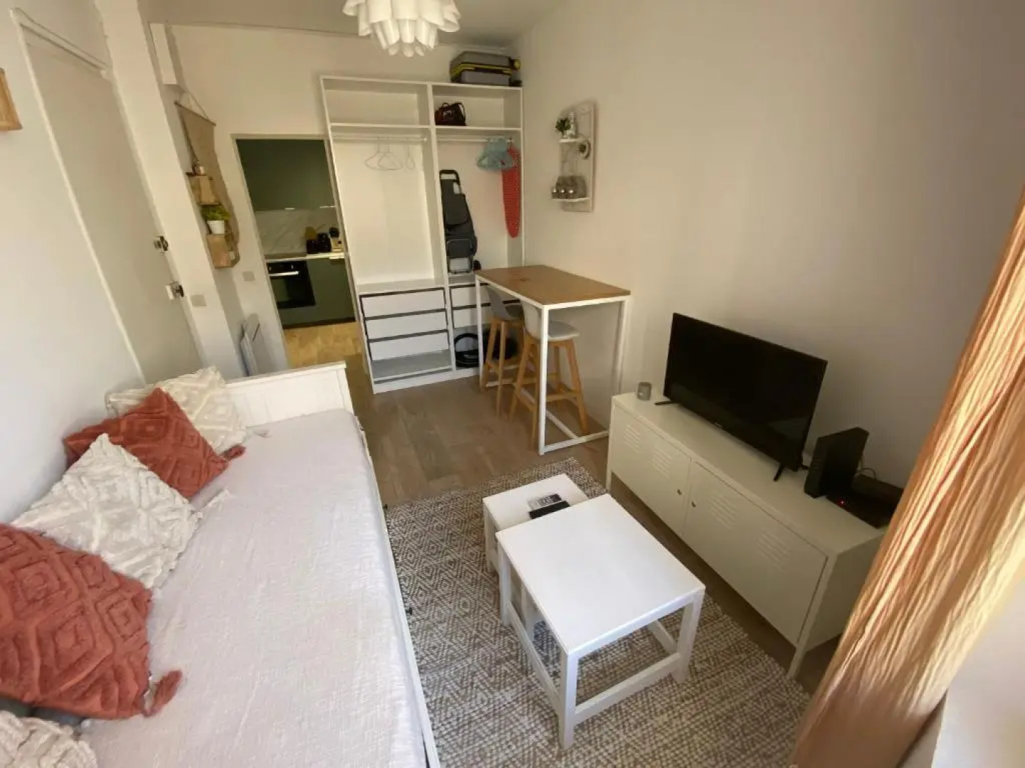 Studio ROMY les pieds dans l'eau 10 m de la mer