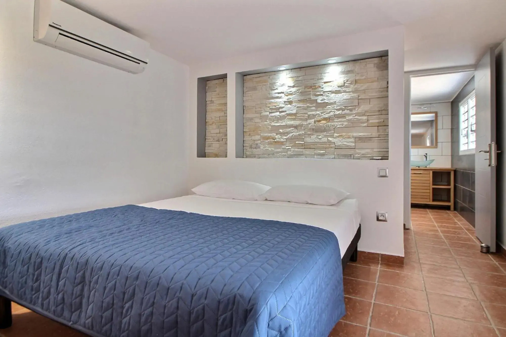 Appartement THOMANA , jacuzzi privé, plage à 200 m