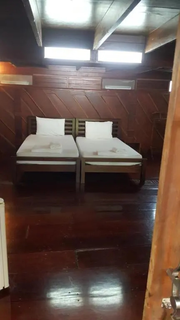 Ruean Mai Chai Khlong