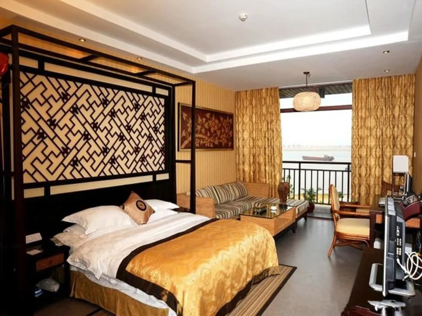 Assorti International Hotel