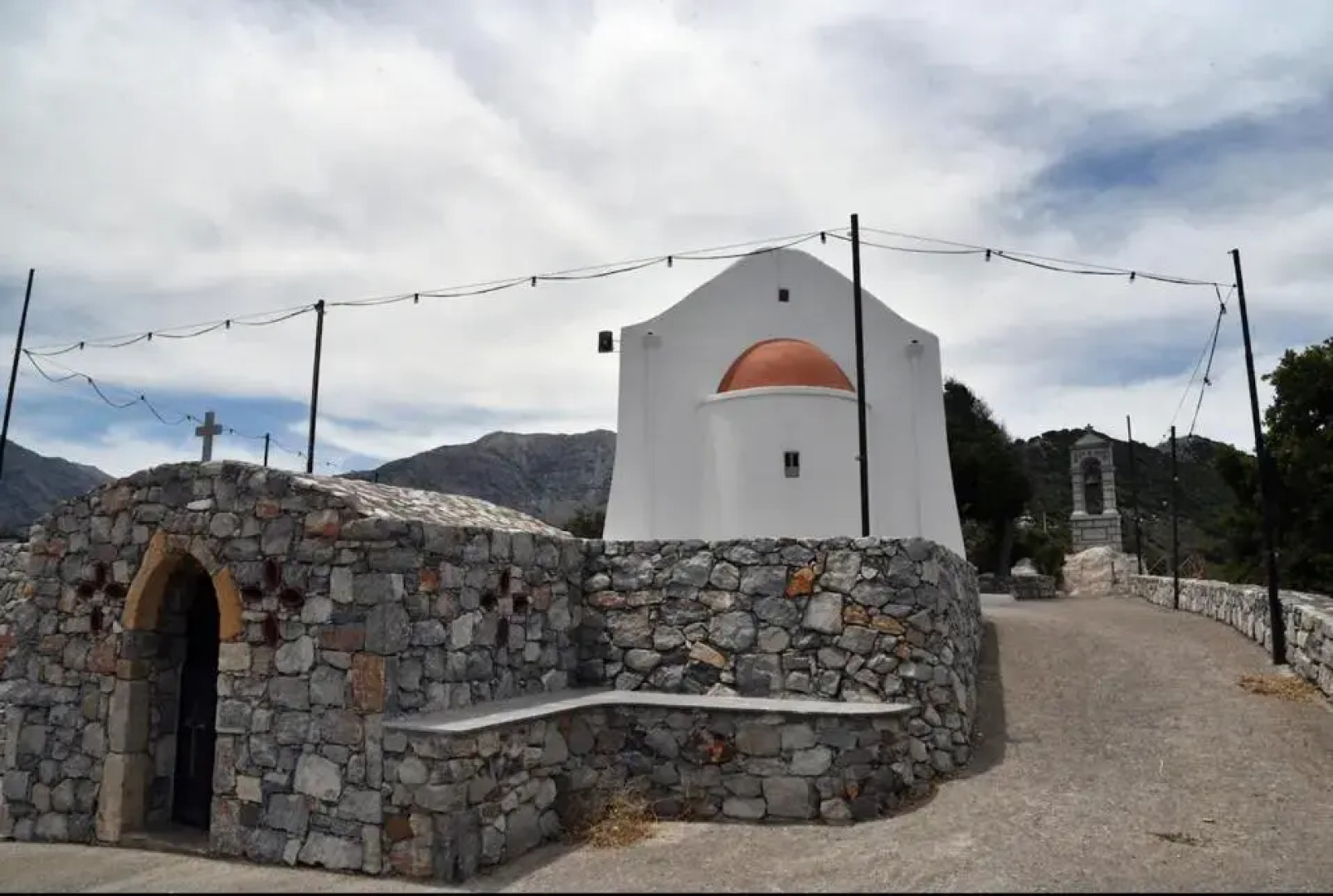 Traditional Residence with terrace
