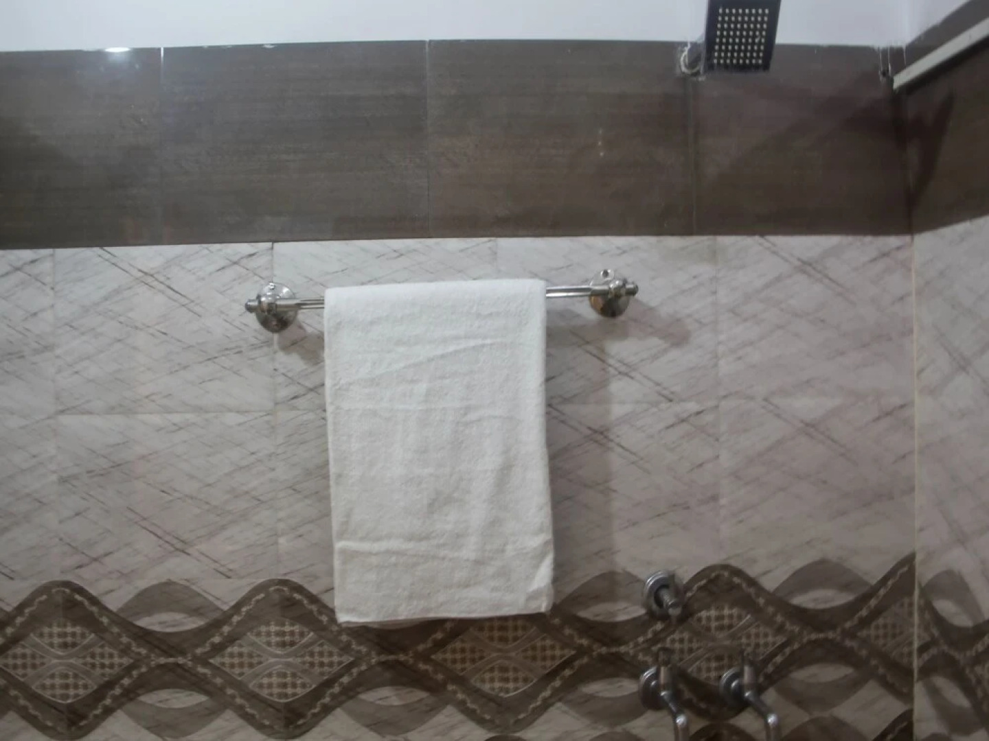 Hotel Golden Woods by OYO Rooms