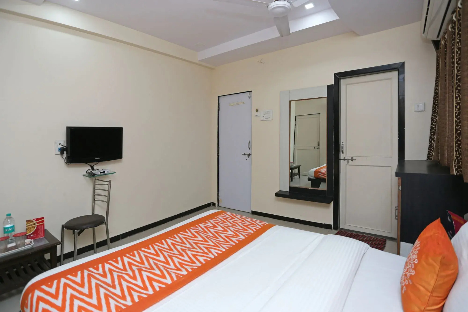 OYO 7710 Kundan Regency