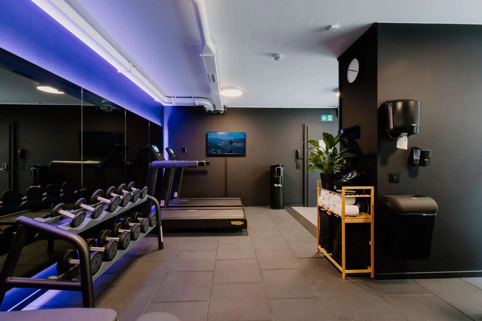 YOTEL Geneva Lake