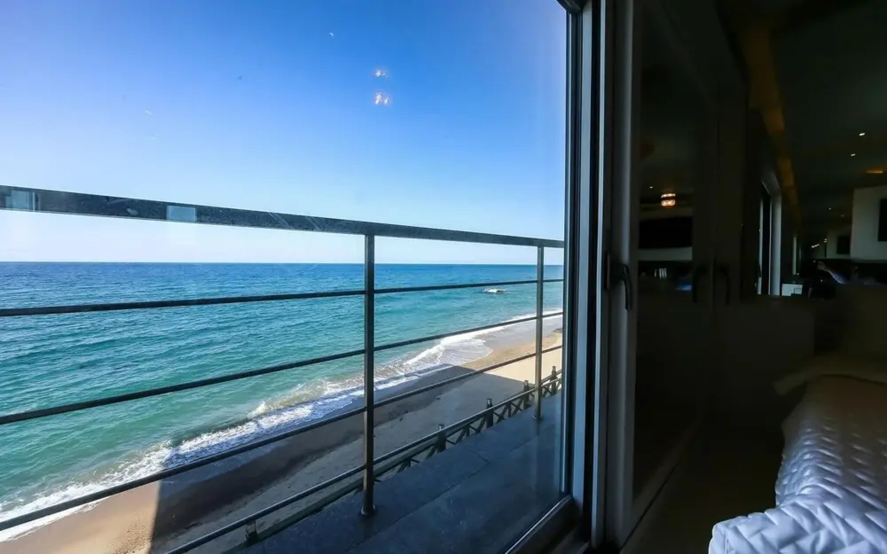 Yeongdeok Ganggu Port Into