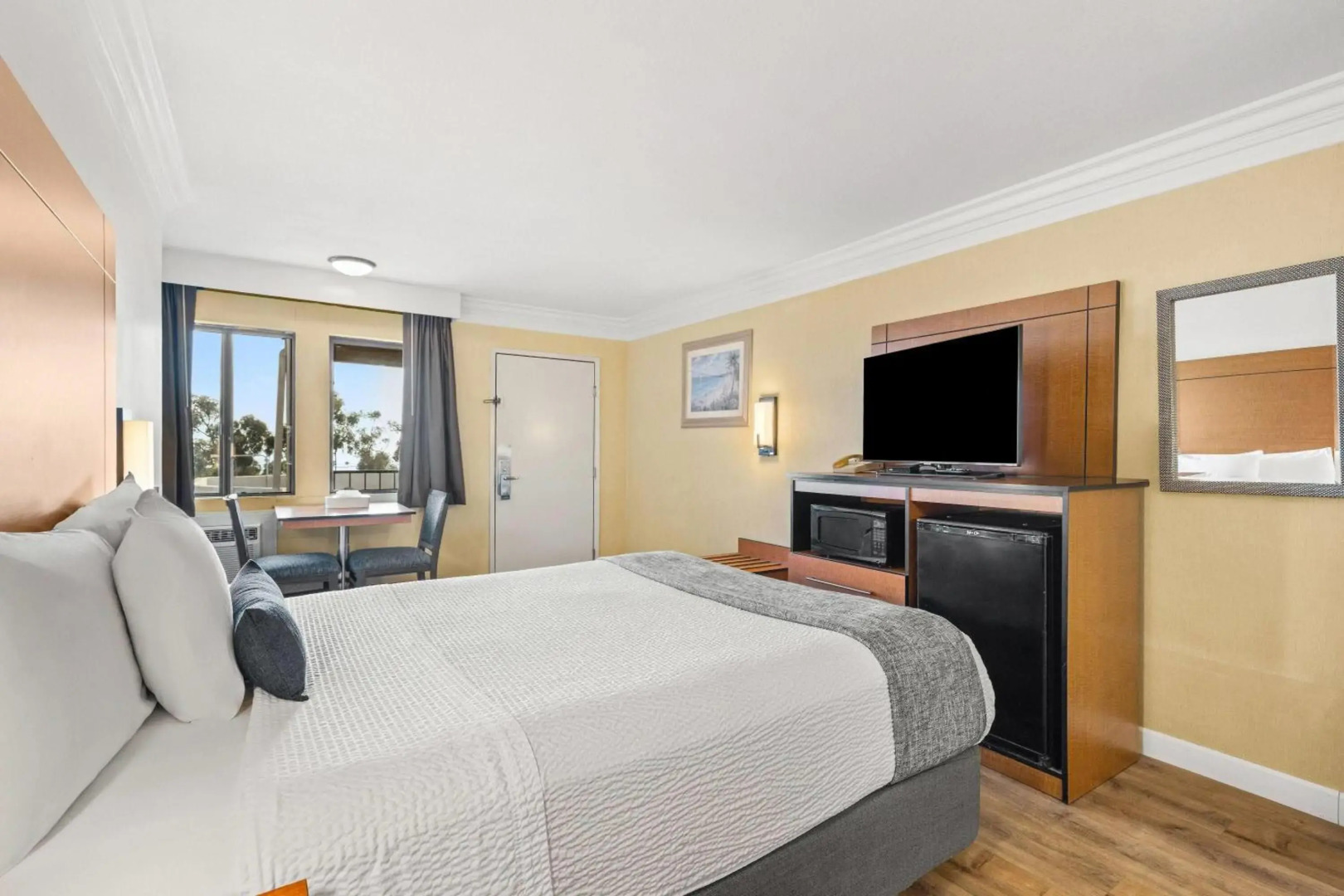 Travelodge by Wyndham San Clemente Beach