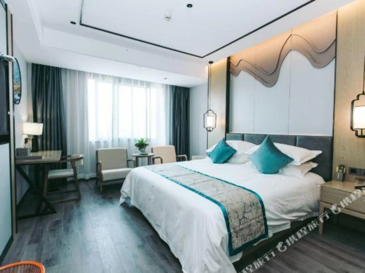 Longquan Nanguo Garden Hotel