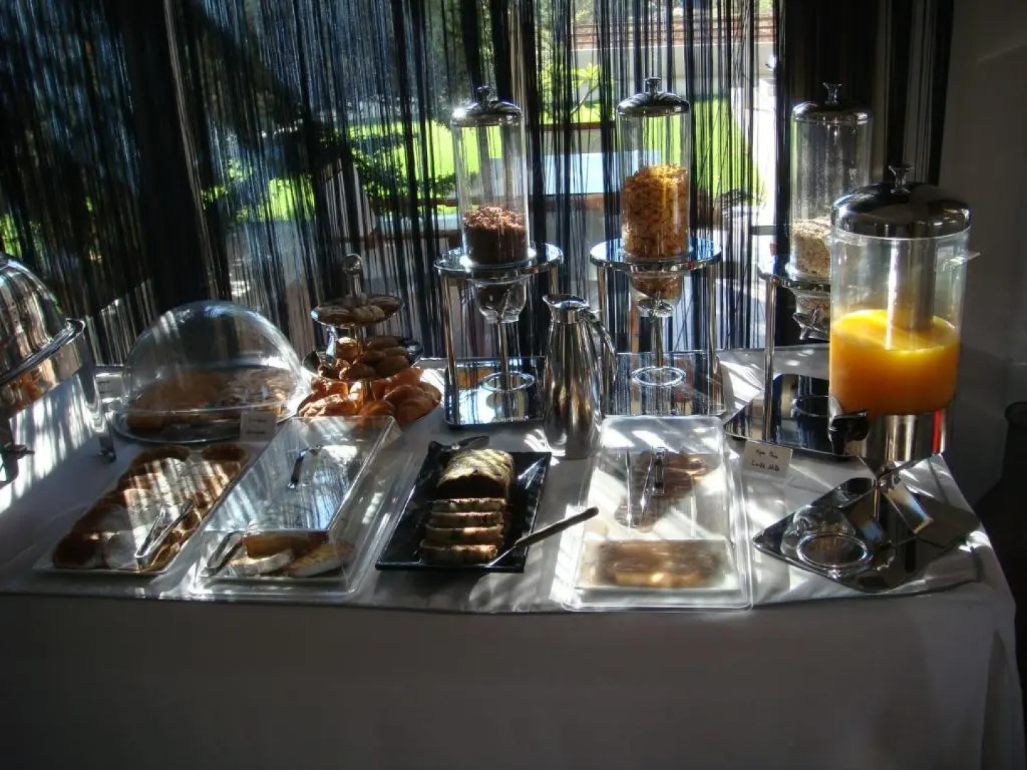 Double Bay Beach Hotel