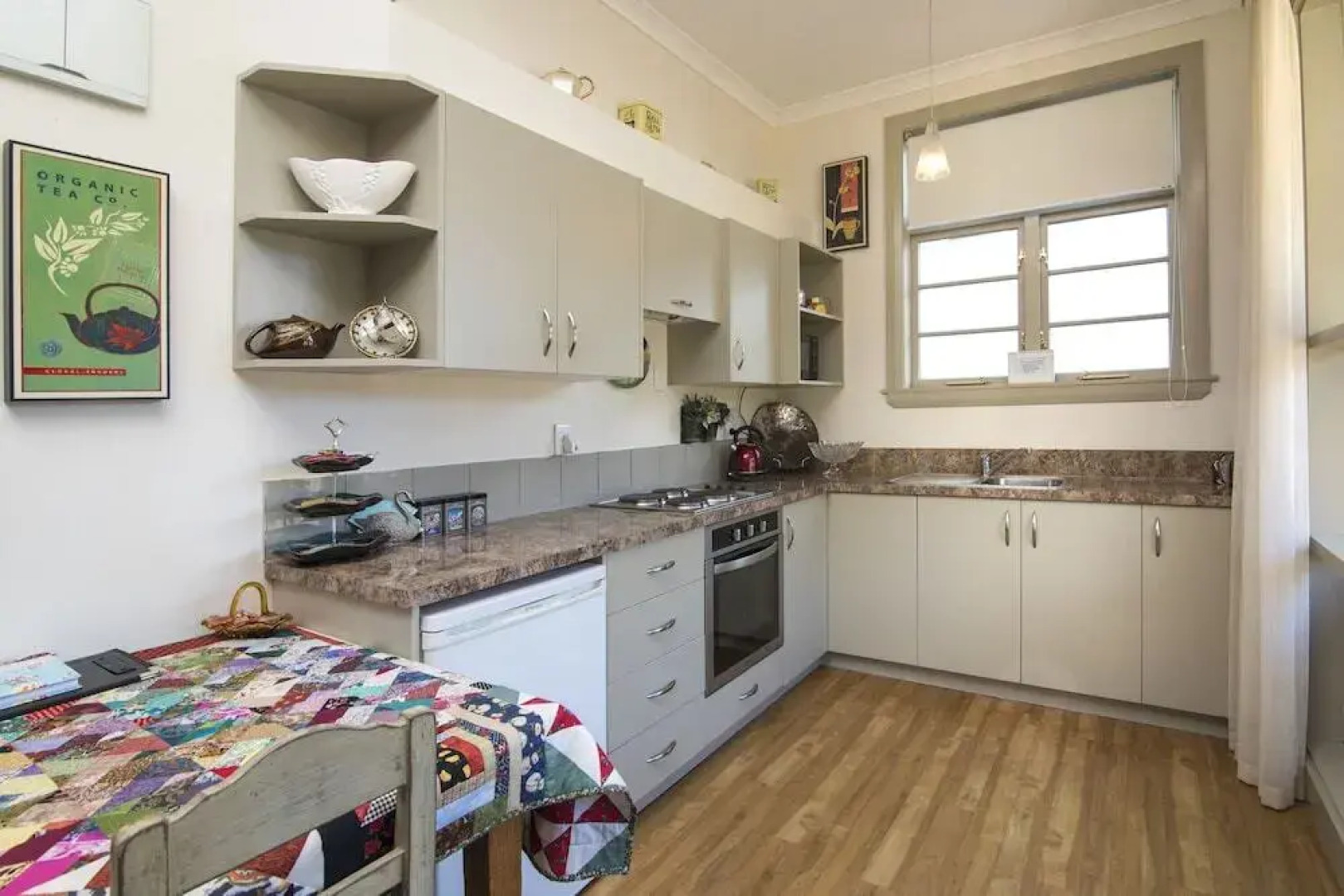 Art Deco Apartment 1