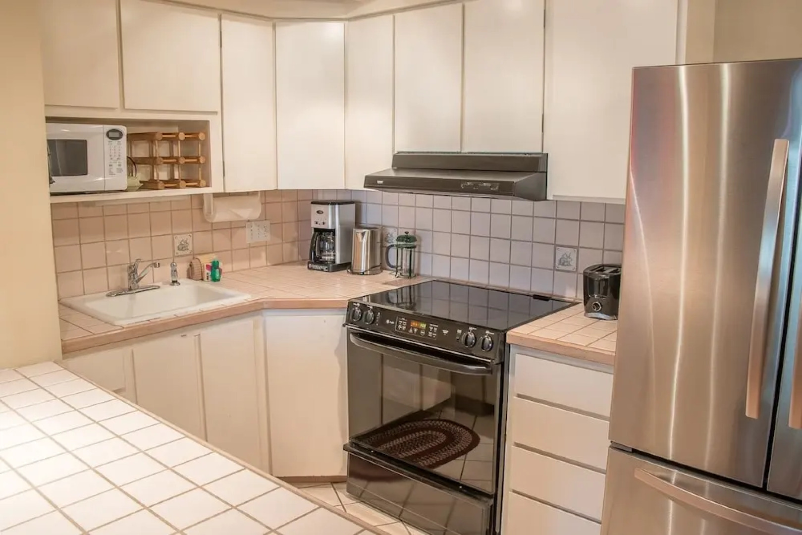 Atelier 1107 - 2 Br Condo