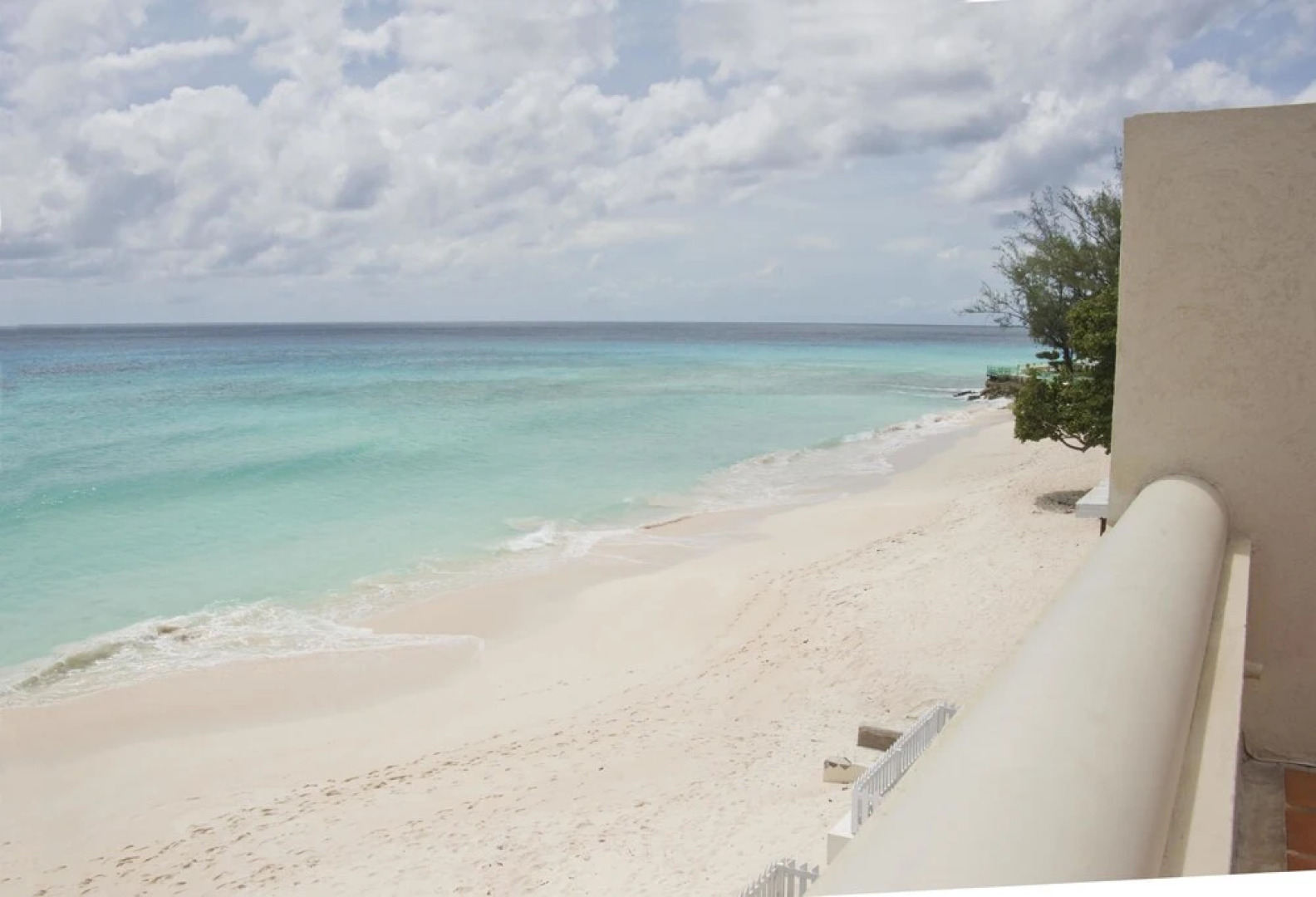 Beautiful Three Bedroom Beachfront Villa