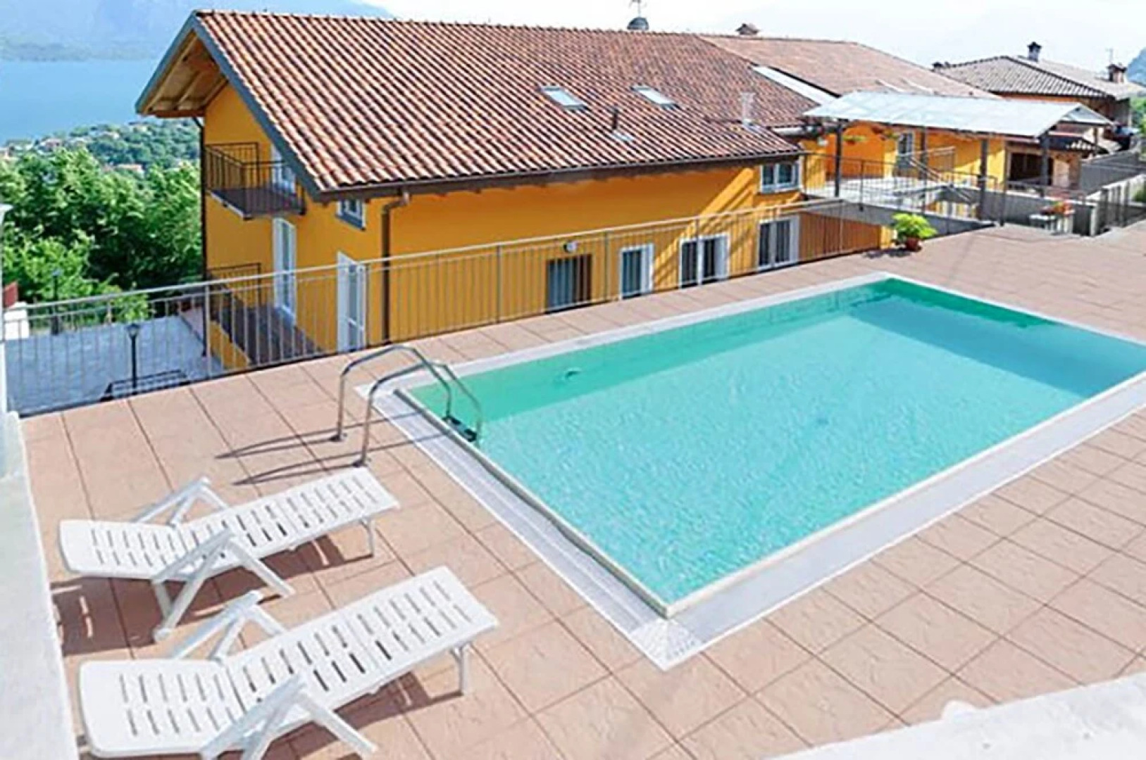 Family Apartment Overlooking Lake Como