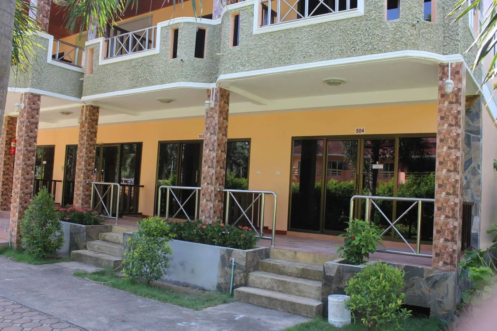 D.R. Lanta Bay Resort