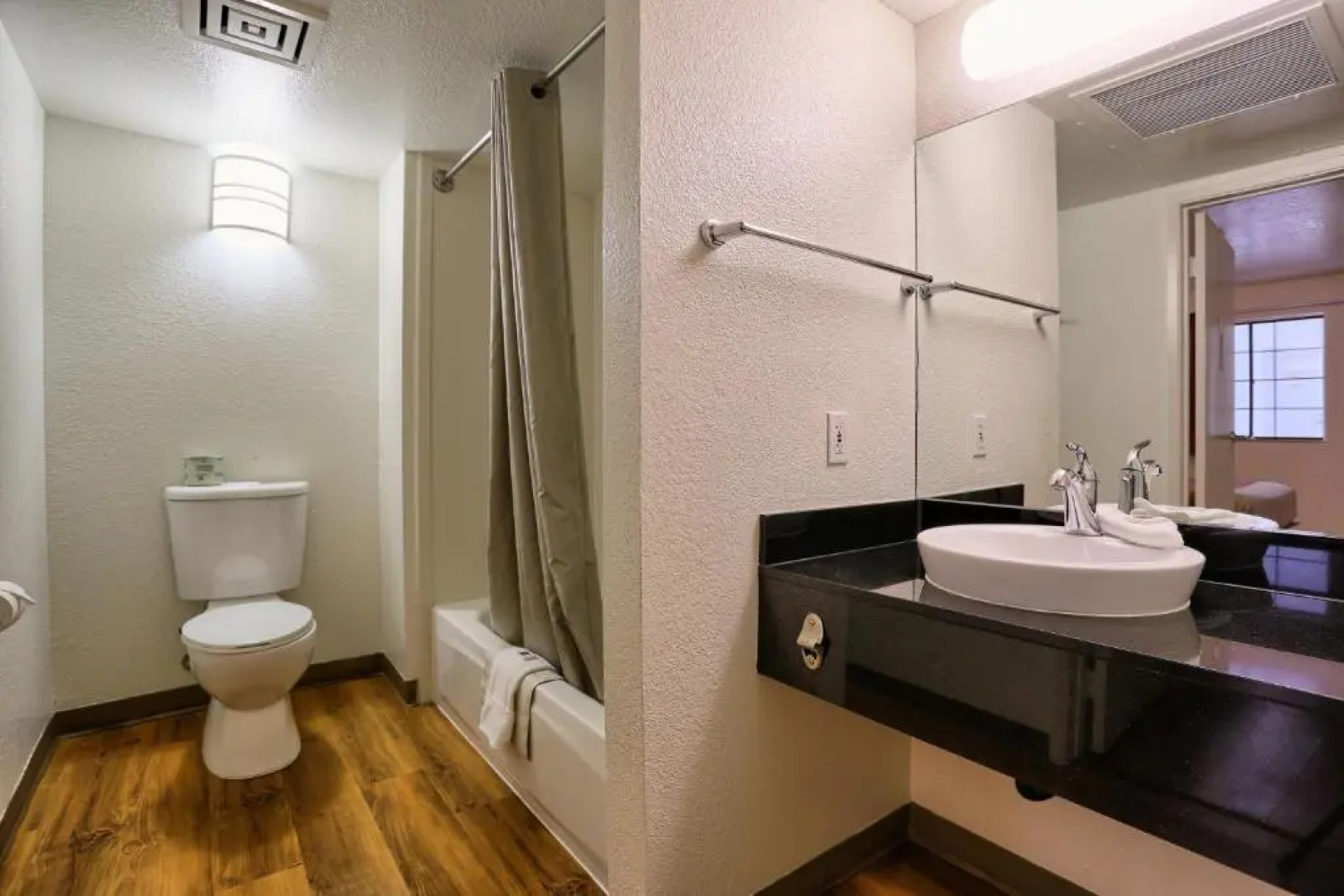 Super 8 by Wyndham Petaluma