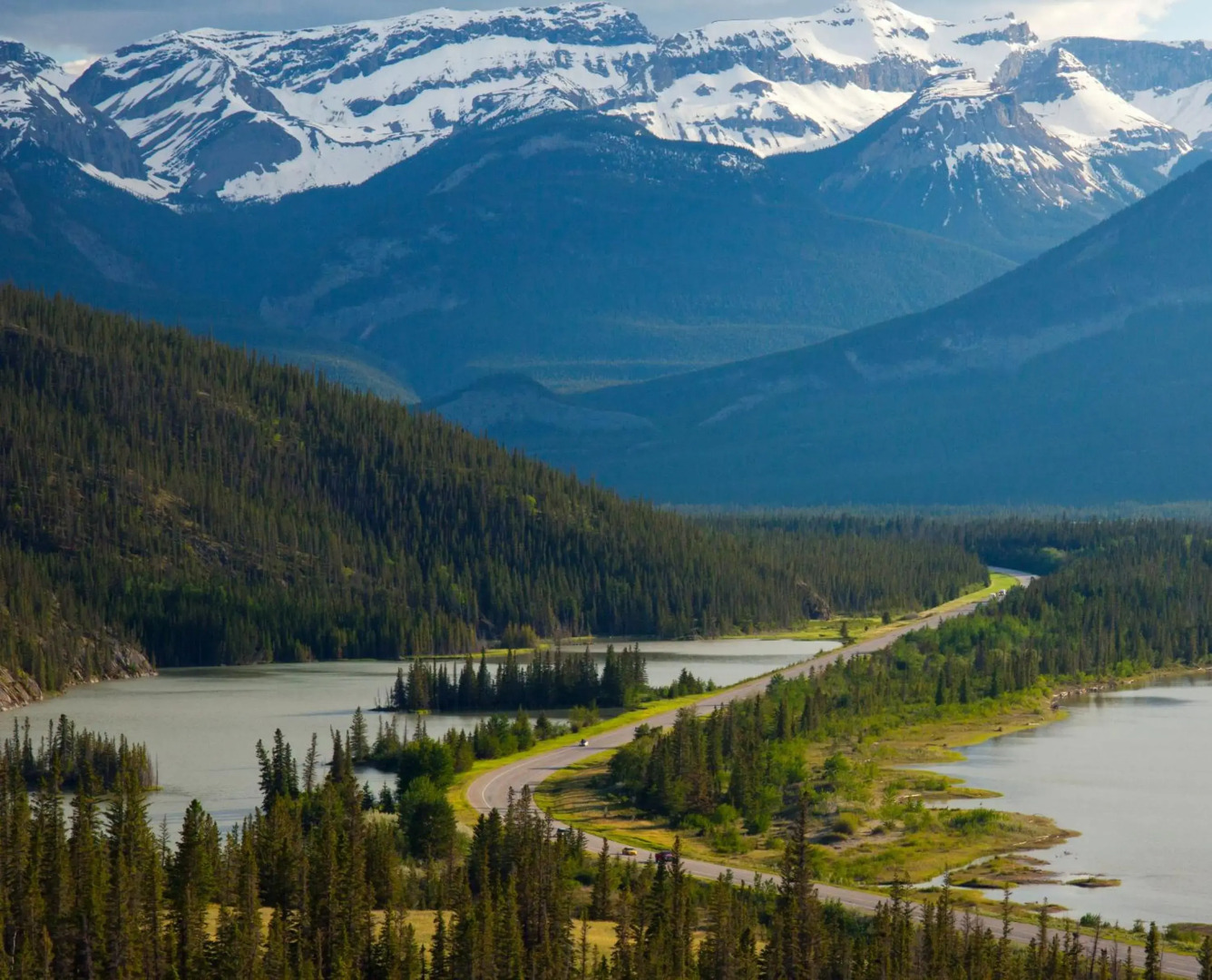 Overlander Mountain Lodge