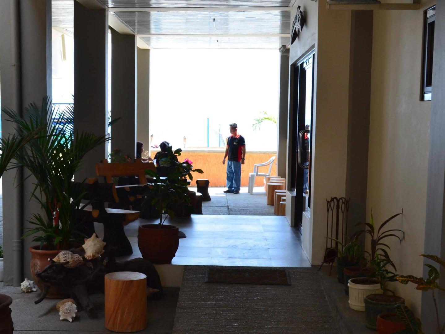 Trader Rics Resort And Restaurant