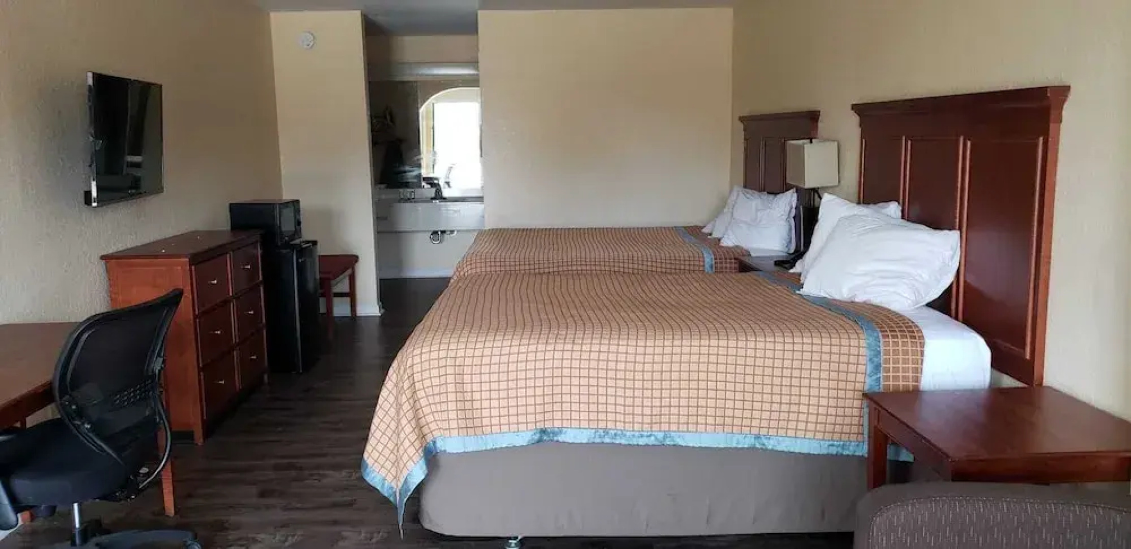 Budgetel Inn Suites Pine Mountain