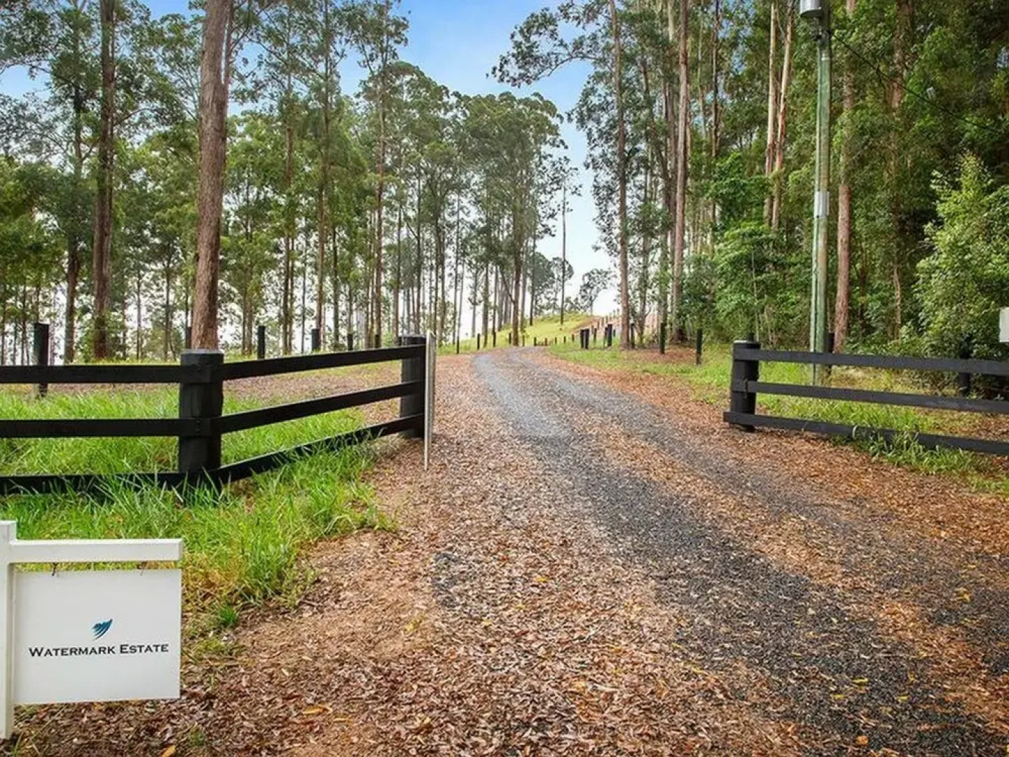 Lake House Watermark Estate Lake Tinaroo