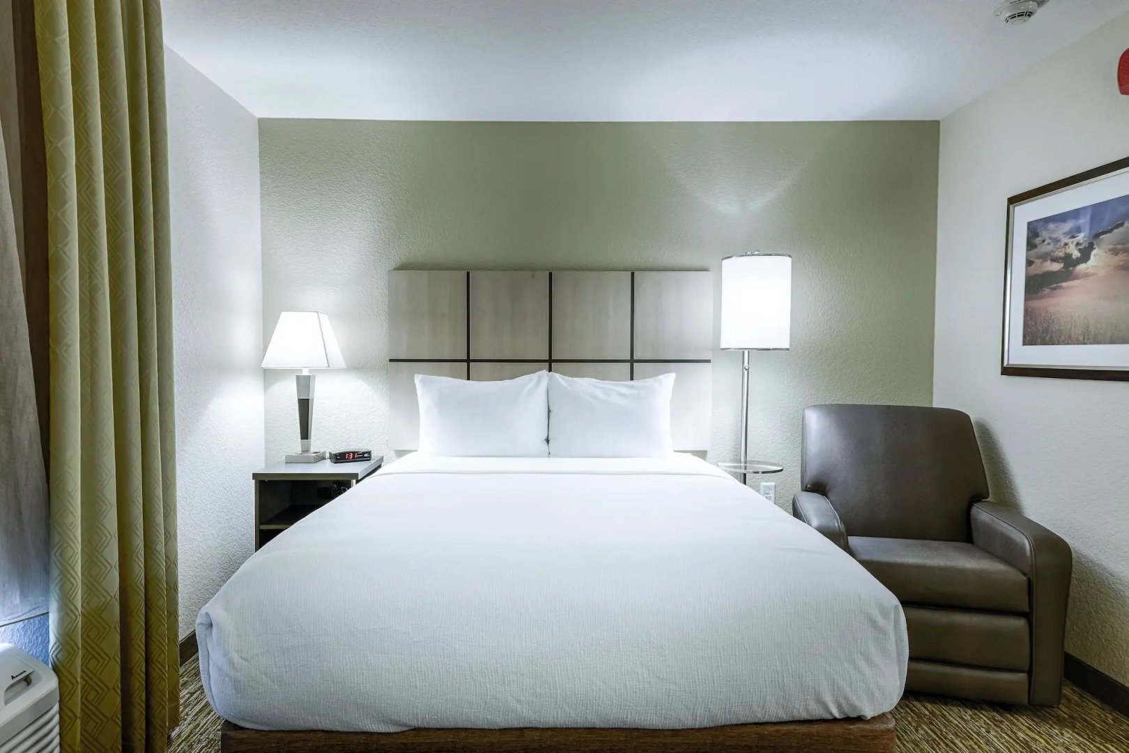 Candlewood Suites Lakeville I-35