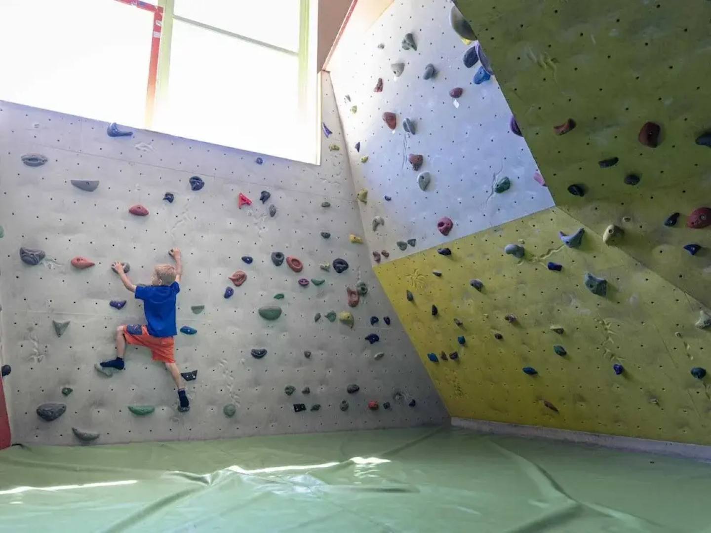 Chalet by the ski Lift With Balcony and Sauna