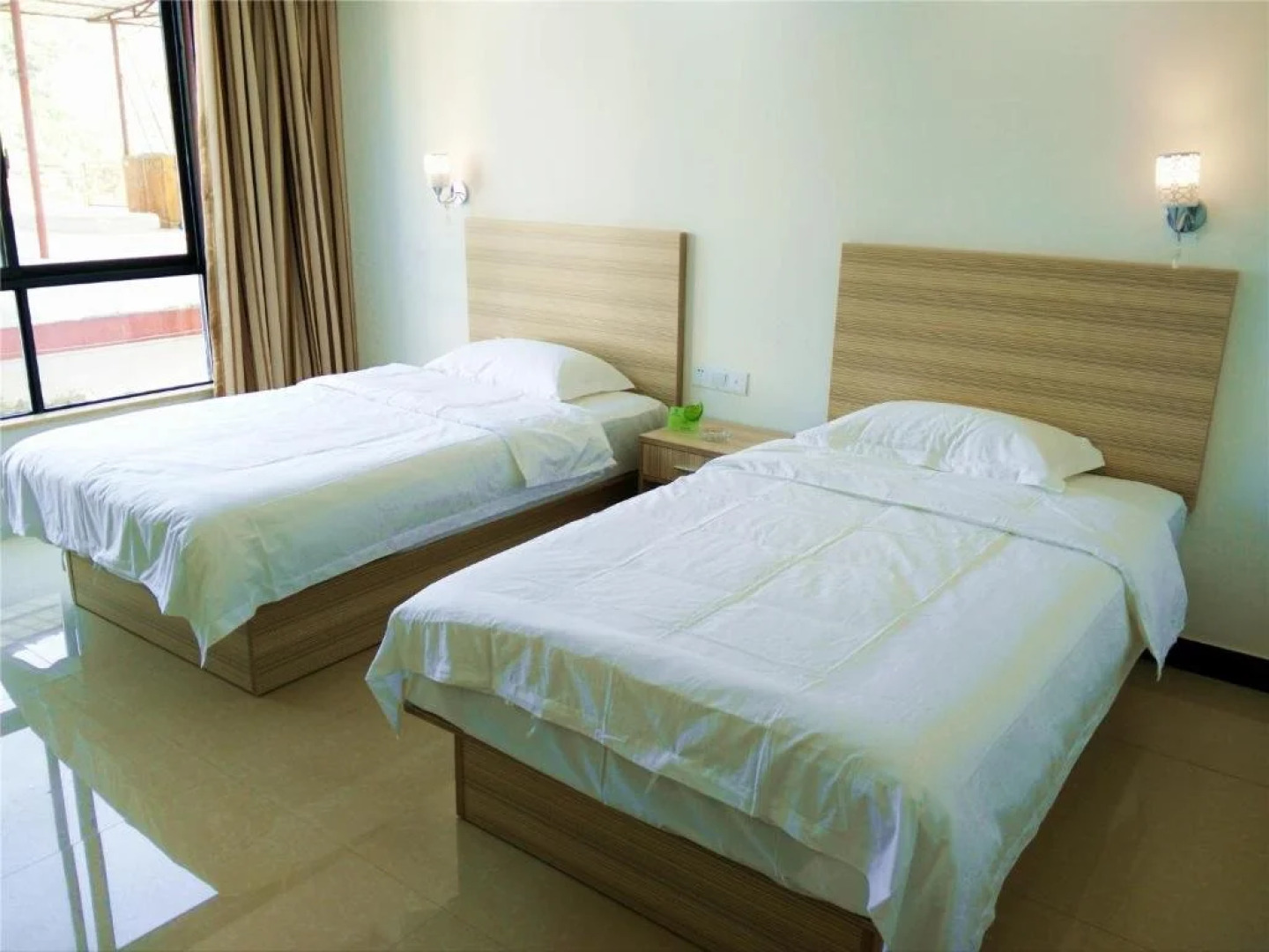 Guilin Yangshuo Jingying Huanle Village Holiday Inn