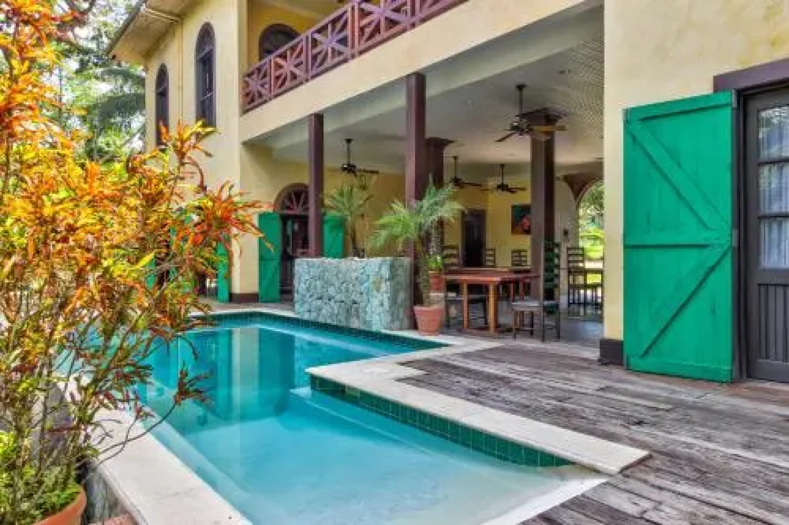 Toucan Suite @ Mahogany Hall