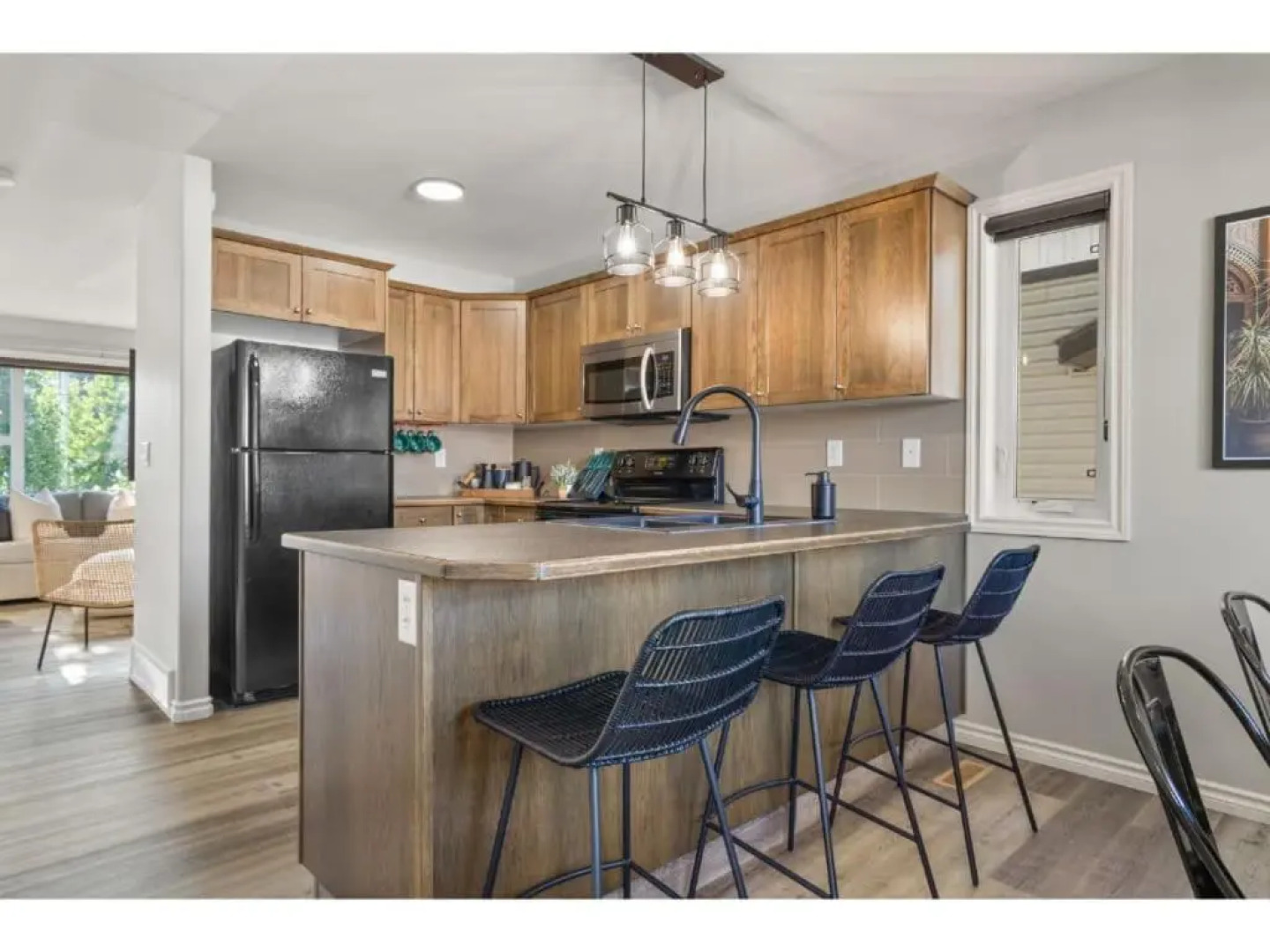 The Saturday I Sleeps 16 I BBQ & Patio I Fire Pit