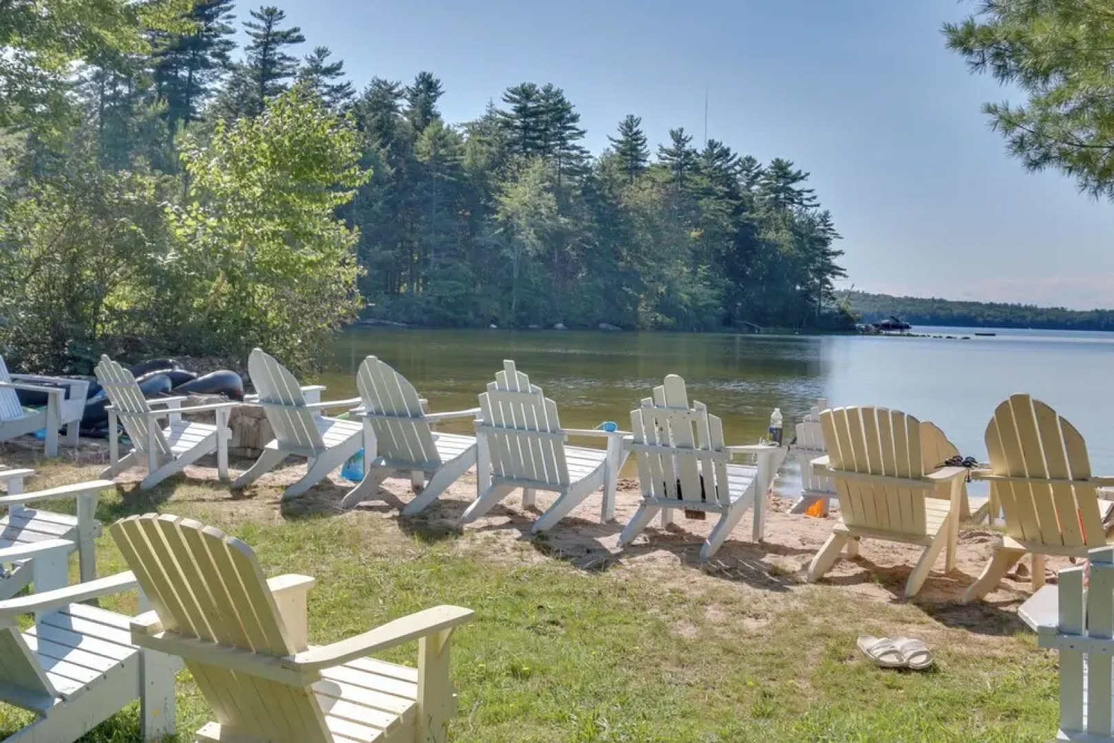 'the Birches' Raymond Getaway w/ Beach & Boat Dock