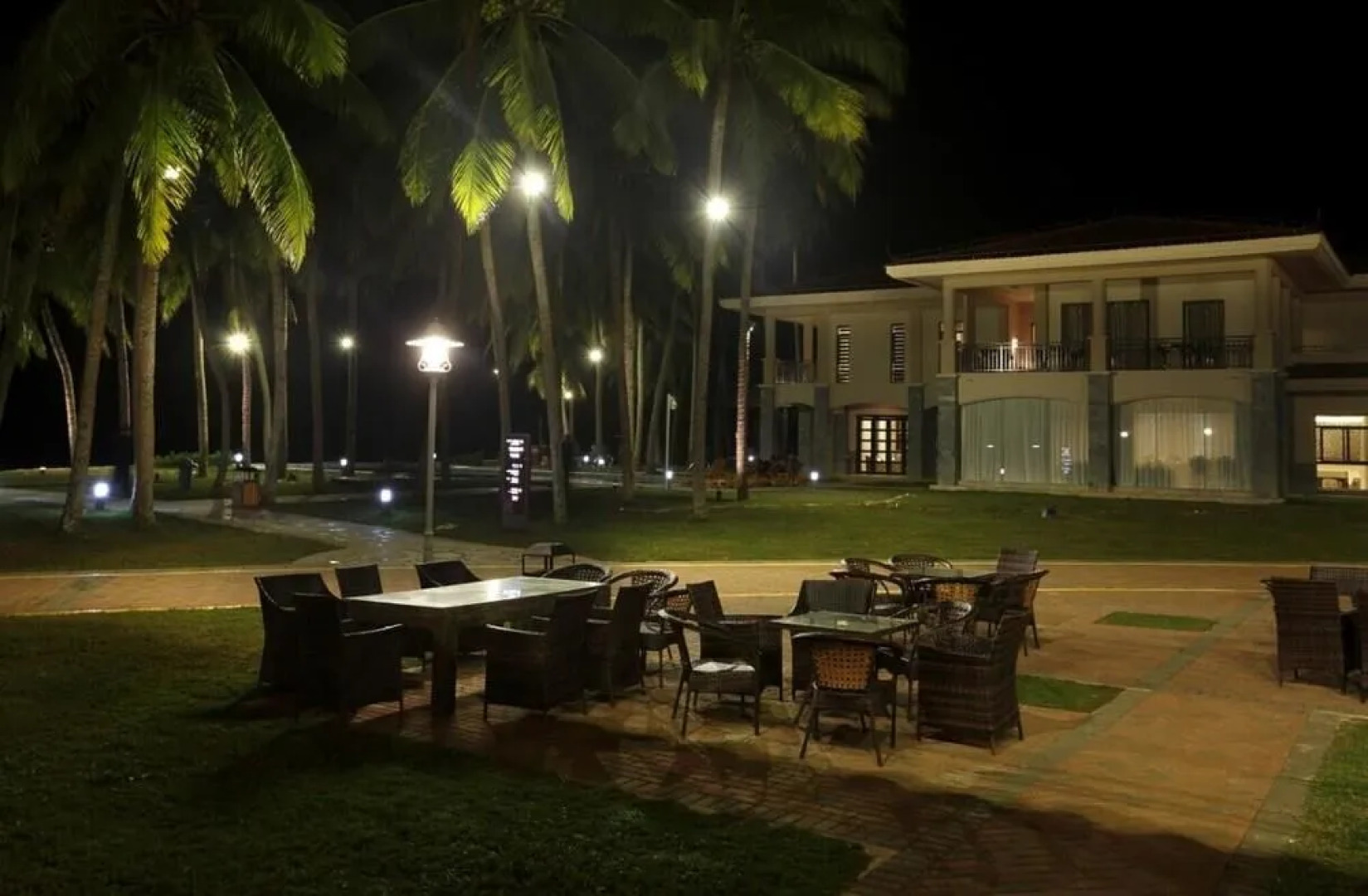 Coconut Grove Herton Sea View Hotel