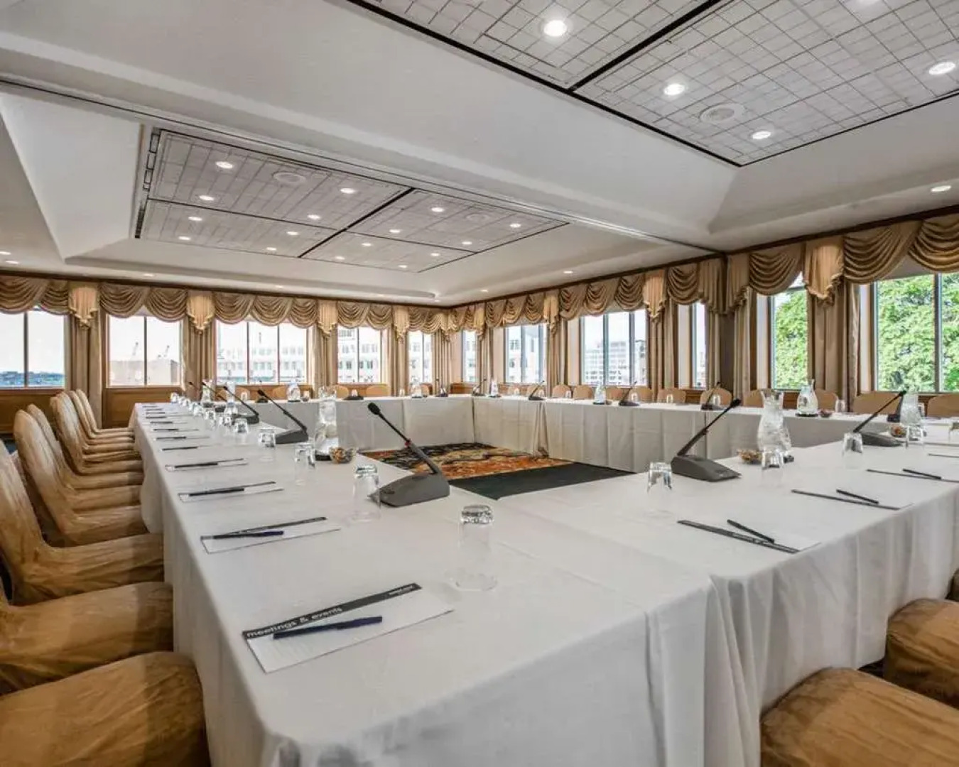 The William Fell Baltimore, Tapestry Collection by Hilton