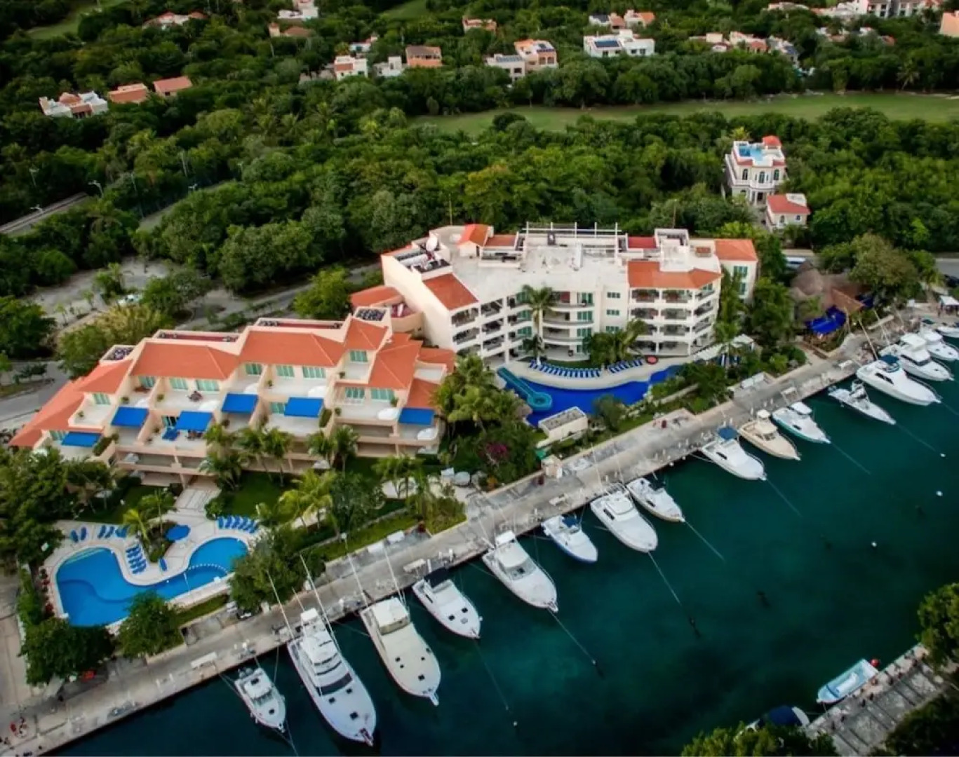 Porto Bello Gran Marina by GuruHotel