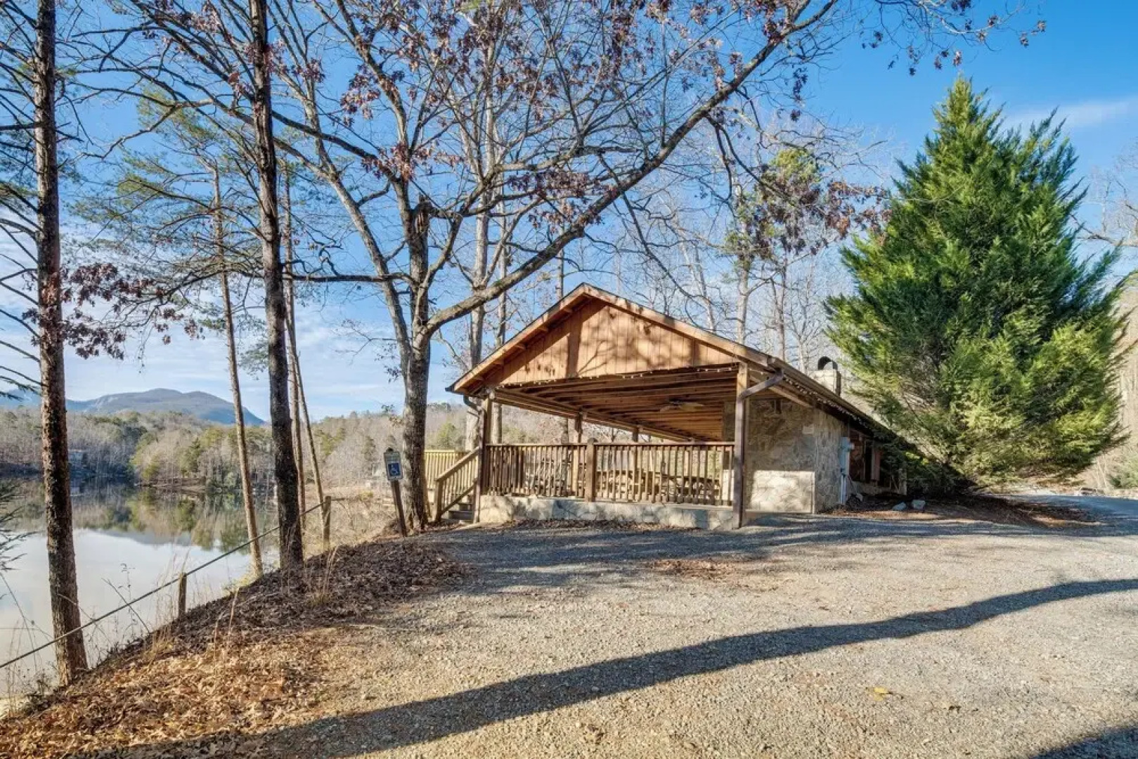 Pet-friendly Cabin w/ Loft: 5 Mi to Lake Lure!