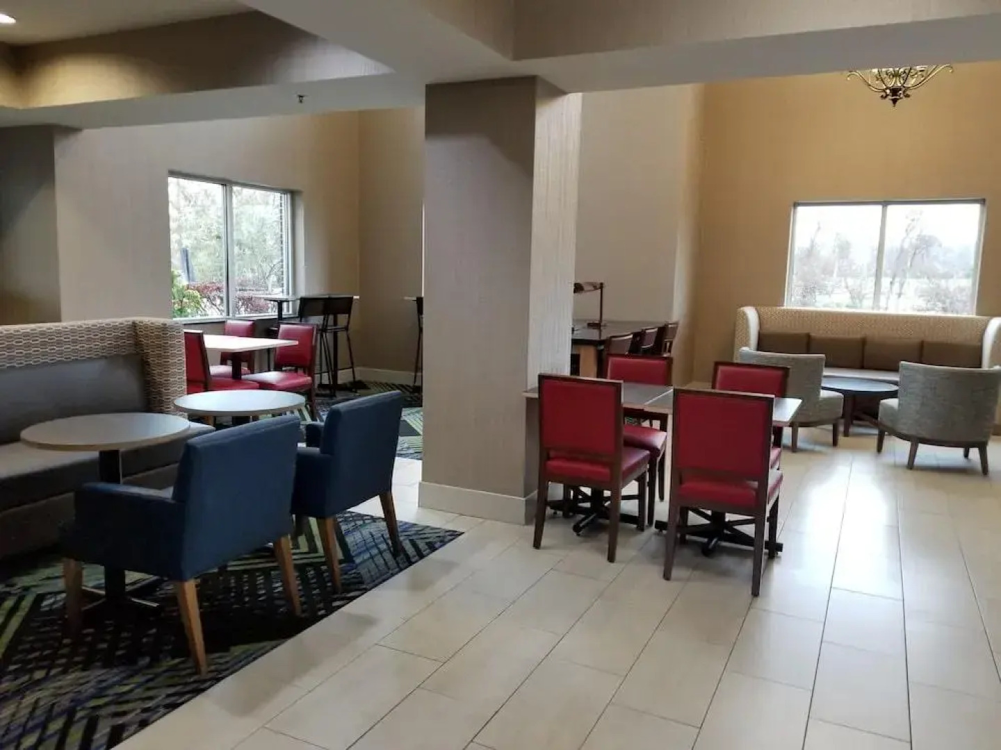 Holiday Inn Express Hotel & Suites Louisville South - Hillview