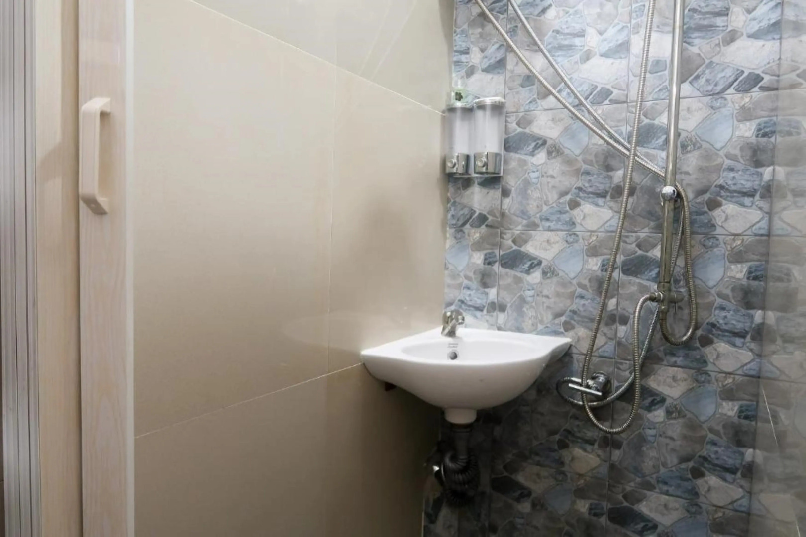 Baan URT Suratthani Airport Hotel